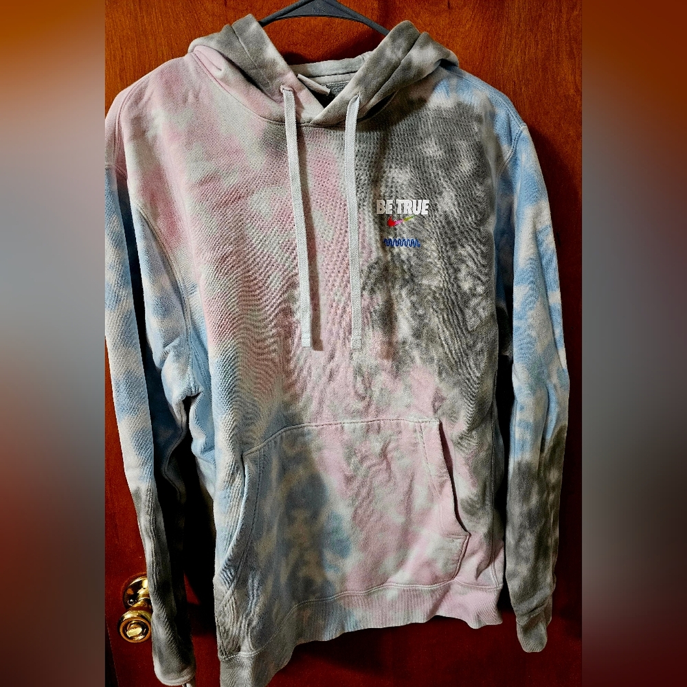 Nike BeTrue Tie-Dye Hoodie Small (Unisex)
